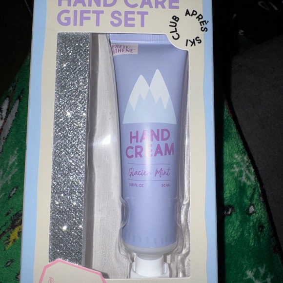 Other - Apres Ski Hand Cream Gift Set